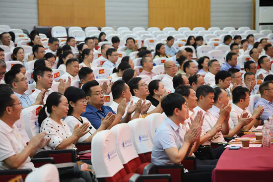 湖北师范大学召开师德师风建设月启动仪式暨庆祝第41个教师节大会(图2) 湖北师范大学召开师德师风建设月启动仪式暨庆祝第41个教师节大会(图2)
