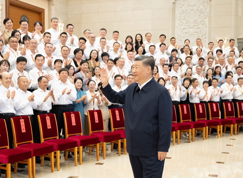 习近平在全国教育大会上强调:紧紧围绕立德树人根本任务(图4) 习近平在全国教育大会上强调:紧紧围绕立德树人根本任务(图4)